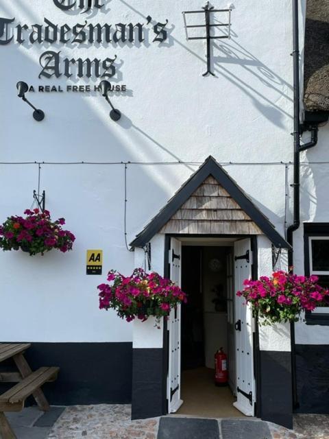 The Tradesmans Arms Acomodação com café da manhã Kingsbridge  Exterior foto